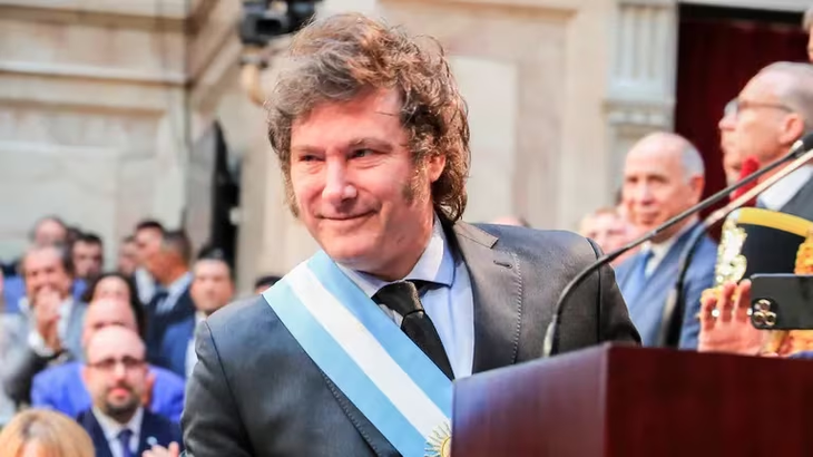 Javier Milei llamó a "un nuevo contrato social llamado pacto de mayo". Javier Milei llamó a "un nuevo contrato social llamado pacto de mayo".
