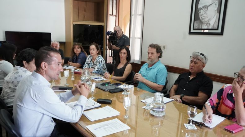 El Gobierno convocó a ATEN y otros dos gremios estatales al inicio de las paritarias en Neuquén | LM Neuquen El Gobierno convocó a ATEN y otros dos gremios estatales al inicio de las paritarias en Neuquén