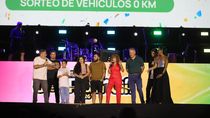 fiesta de la confluencia 2026: quienes son los ganadores del monopatin, la moto y el 0 km en la tercera noche fiesta de la confluencia 2026: quienes son los ganadores del monopatin, la moto y el 0 km en la tercera noche
