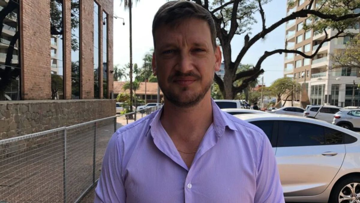 Germán Kiczka, ex diputado cercano a La Libertad Avanza, prófugo tras ser acusado de integrar una red de pedofilia.