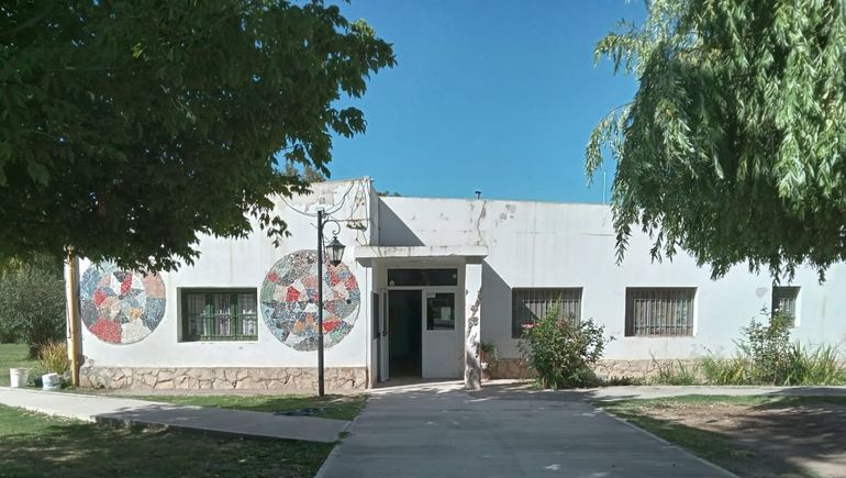 Vista Alegre: padres tomaron la escuela 105, retuvieron a los porteros y pidieron respuestas al CPE