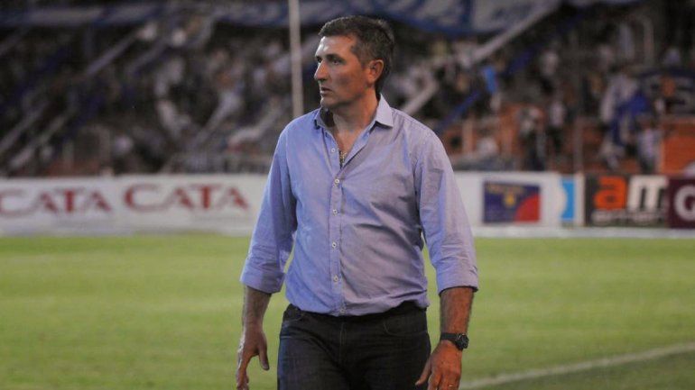 Carlos Mayor fue echado en Temperley. Ya suenan algunos candidatos.