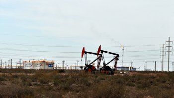 macri y gutierrez abren la llave de un oleoducto macri y gutierrez abren la llave de un oleoducto