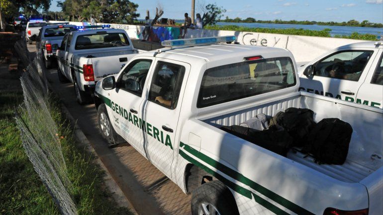 Por tierra y agua, continúa la búsqueda de los dos prófugos: creen que están heridos