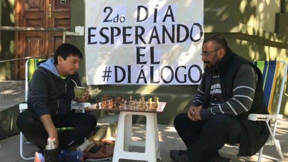 ATE sigue con sus intervenciones frente a la Casa de Gobierno