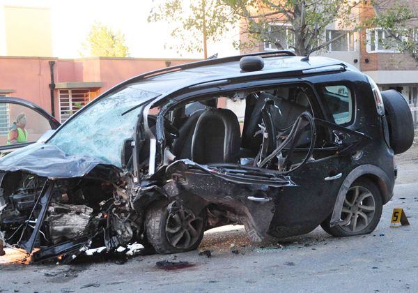 Choque frontal dejó dos muertos y dos heridos