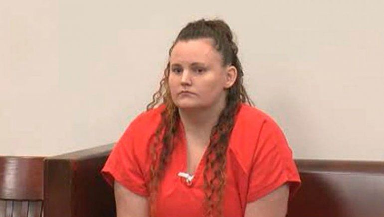 Una niñera abusó de un nene de 11  y tuvo un  hijo con él