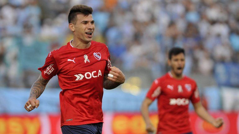 El Rojo festeja la agónica victoria ante Temperley en el sur.