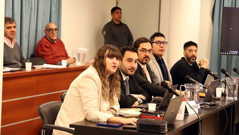 La defensora oficial Carolina Johansen es una de las que más interviene en el juicio, junto al abogado alfredo Cury. La defensora oficial Carolina Johansen es una de las que más interviene en el juicio, junto al abogado alfredo Cury.