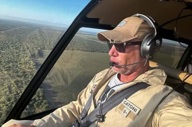 El Rambo de La Pampa en vuelo: su pasión por el entrenamiento militar lo acercó a la aeronáutica. El Rambo de La Pampa en vuelo: su pasión por el entrenamiento militar lo acercó a la aeronáutica.