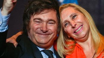 El presidente Javier Milei prepara una agenda federal para mantener el contacto con la gente del interior y reforzar su imagen fuera de Buenos Aires. El presidente Javier Milei prepara una agenda federal para mantener el contacto con la gente del interior y reforzar su imagen fuera de Buenos Aires.