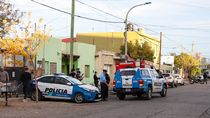 Investigan la muerte de un hombre hallado en una vivienda del Bajo neuquino. Investigan la muerte de un hombre hallado en una vivienda del Bajo neuquino.