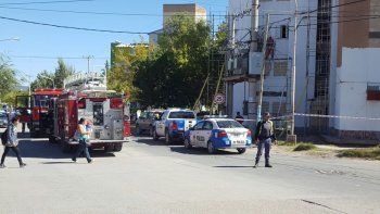 un joven obrero murio tras recibir una descarga mientras pintaba un joven obrero murio tras recibir una descarga mientras pintaba