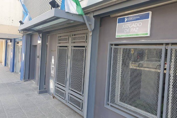 Condenan a un comercio por discriminar a un cliente por su peso