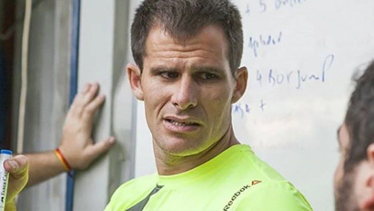 ¿Quién es el preparador físico que golpeó a un guardia por no hacer la cuarentena?