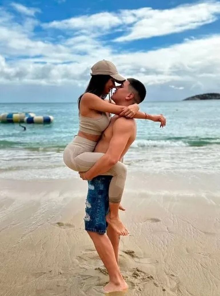 Daniela y Thiago serán padres de gemelos. Daniela y Thiago serán padres de gemelos.