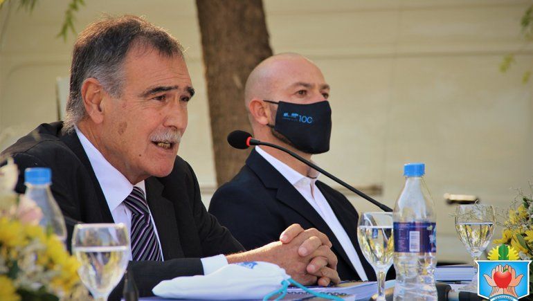 Bertoldi le puso fecha a la ampliación de las cloacas