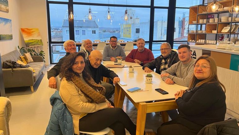 Los propietarios discutieron los efectos de la Ley de Alquileres. Los propietarios discutieron los efectos de la Ley de Alquileres.