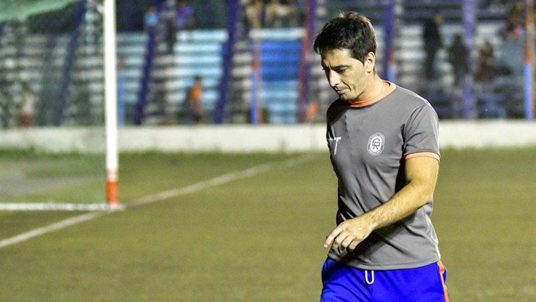 Al final, Napolitano será el técnico de Deportivo Roca