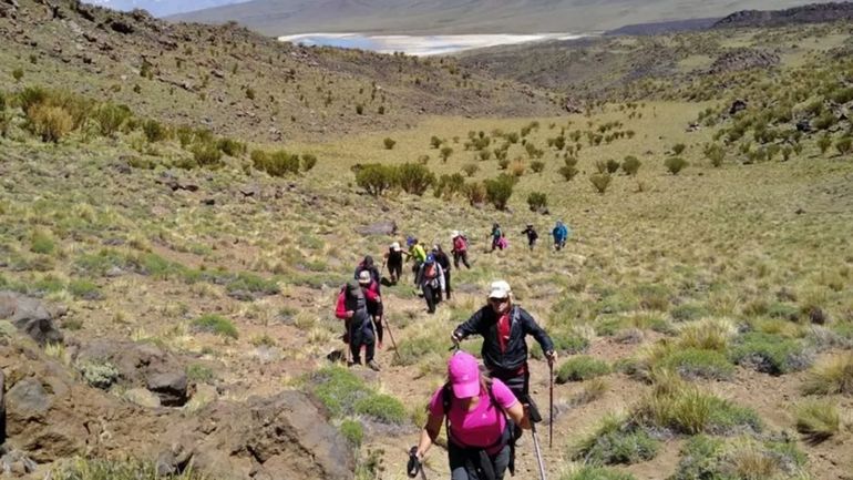 Mar de Vaca Muerta: dónde es y las excursiones para conocerlo