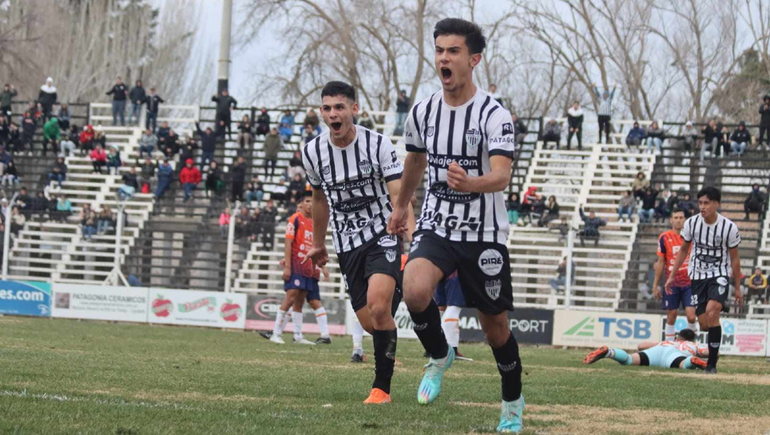Ignacio Montero hizo el gol de Cipolletti y lo gritó con todo. Foto: Anahí Cárdena