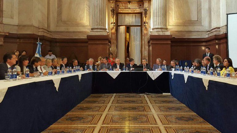 En el Senado, Gutiérrez defendió la ley de acuerdo por los fondos buitre