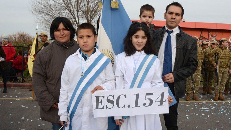 En la Escuela 154 no los dejaron prometer a la bandera