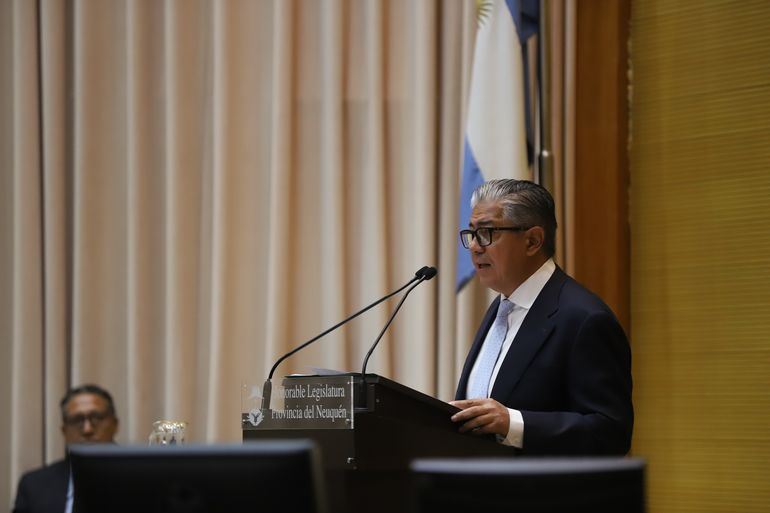 El gobernador Rolando Figueroa brindó su discurso ante la Legislatura neuquina / Foto