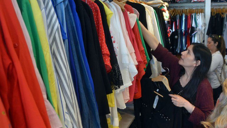 La crisis les llegó al calzado y a la ropa