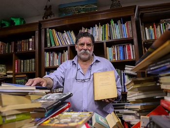 el ultimo capitulo de neuquen libros:  los motivos detras de una despedida inevitable