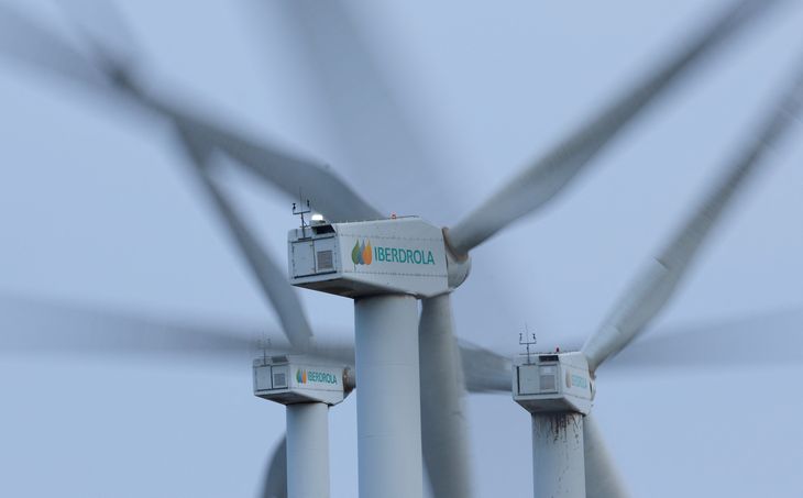 Turbinas eólicas de la empresa española de servicios públicos Iberdrola en el monte Oiz, cerca de Durango, España. 20 de febrero de 2023. REUTERS/Vincent West