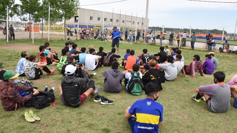 Los cazatalentos de Boca están en Neuquén: se probarán unos 700 jugadores