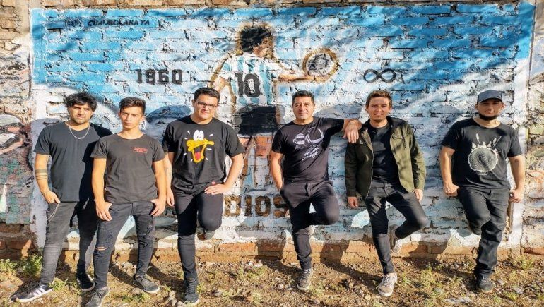 Los neuquinos de Anitnegra y un emotivo tributo a Maradona