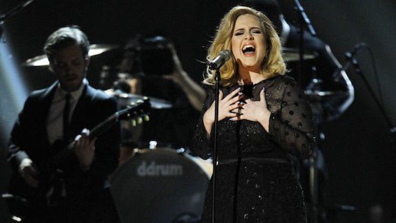 Adele le dedicó un concierto a Angelina Jolie y Brad Pitt