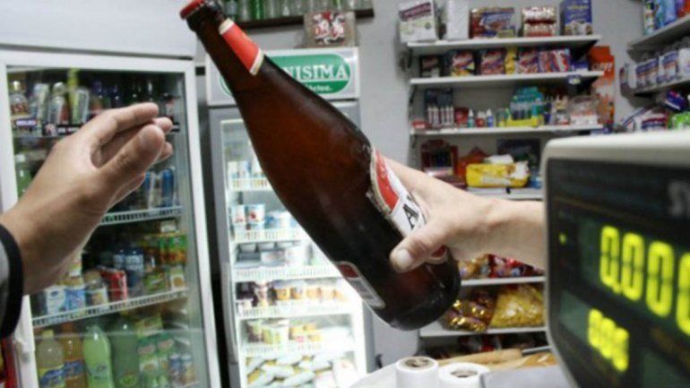 Prohíben vender bebidas alcohólicas durante la cuarentena en Rincón de los Sauces