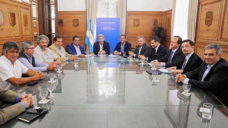 El gobernador neuquino aseguró que las medidas que se negocian protegerán el empleo en la provincia.&nbsp;