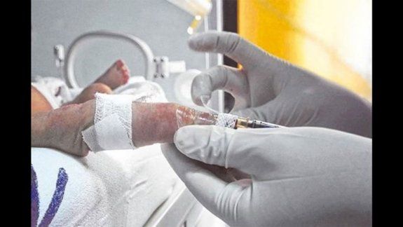 Le hacen un aborto a una nena violada y el bebé está vivo