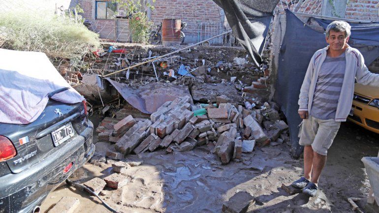 Un caño roto provocaron daños y temor.