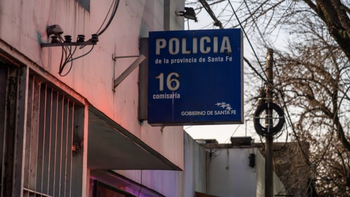 Los presos ganaron los techos de la comisaría de Rosario para darse a la fuga / Foto Rosario 3 Los presos ganaron los techos de la comisaría de Rosario para darse a la fuga / Foto Rosario 3