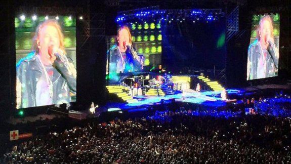 Los Guns sacudieron Rosario en su primer show en el país