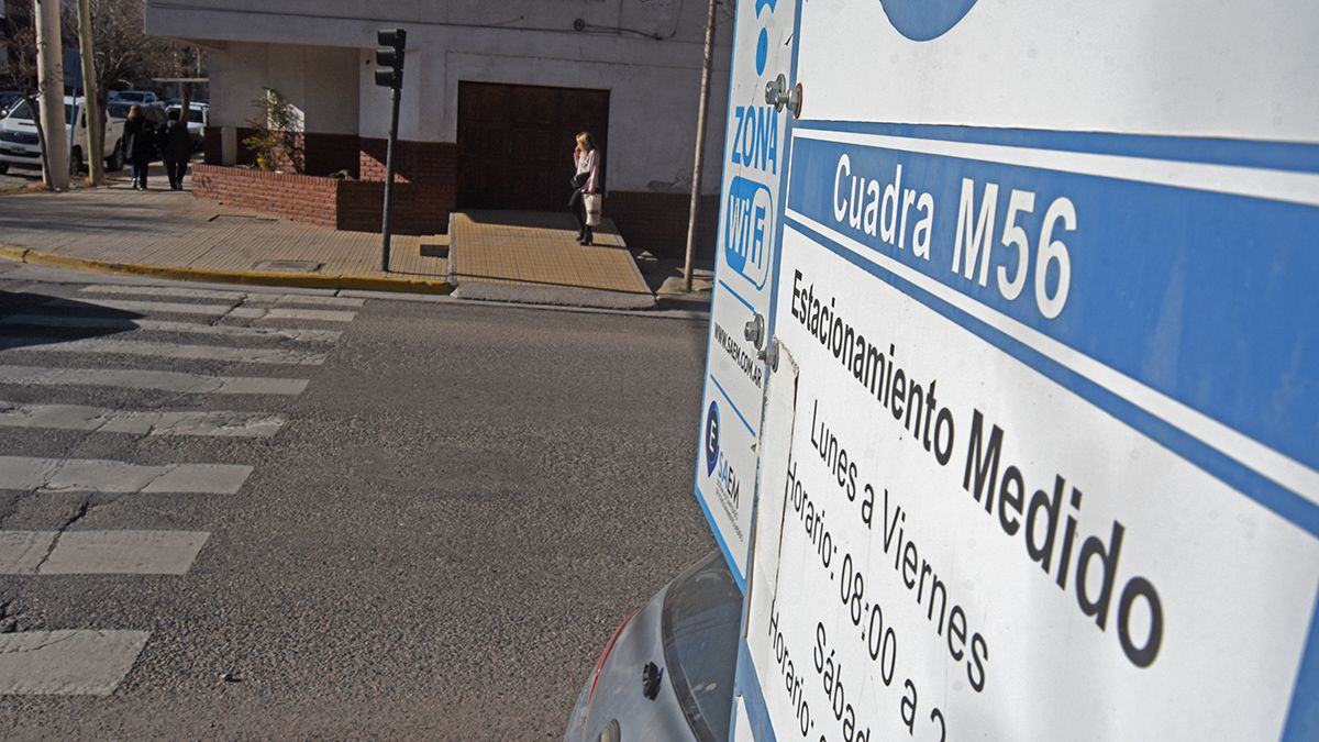 San Martín de los Andes cobrará estacionamiento para sostener el boleto estudiantil