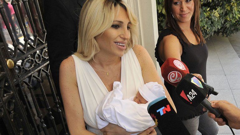 Vicky Xipolitakis y su marido se mostraron juntos: Está todo bien, es el papá