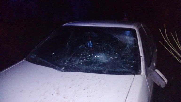 Atropelló a un adolescente, lo dejó herido y se dio a la fuga