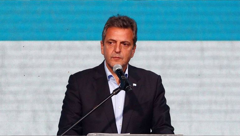 Sergio Massa felicitó a Javier Milei y se despidió de la vida política