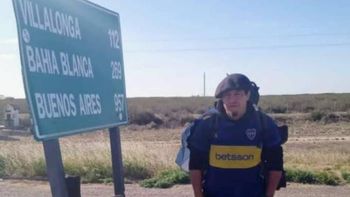 Emanuel en pleno viaje a dedo a Río. Ya llegó a destino. Emanuel en pleno viaje a dedo a Río. Ya llegó a destino.