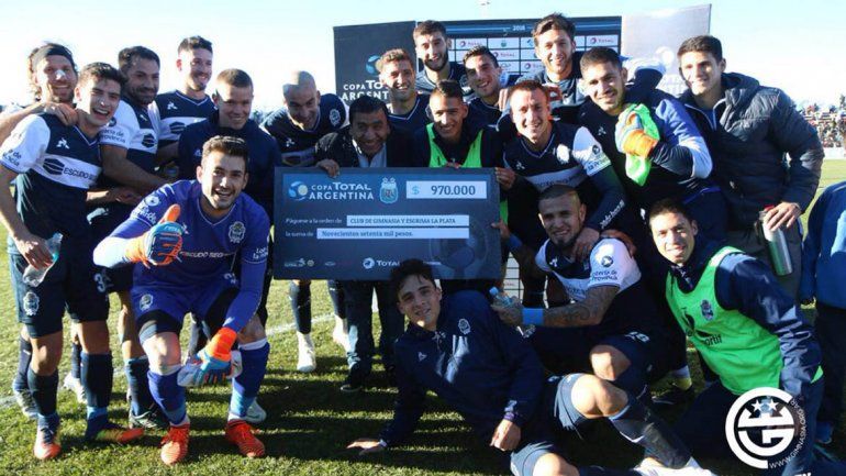 El Lobo aprovechó un descuido y se quedó con la victoria en Cutral Co