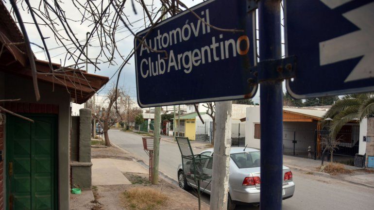 La vivienda robada está sobre calle Automóvil Club Argentino.