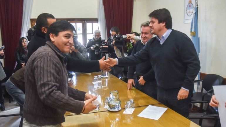 Firma del acta acuerdo.