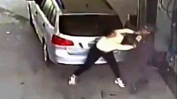 un dia de furia: no quiso esperar su turno para cargar nafta y ataco a la playera un dia de furia: no quiso esperar su turno para cargar nafta y ataco a la playera