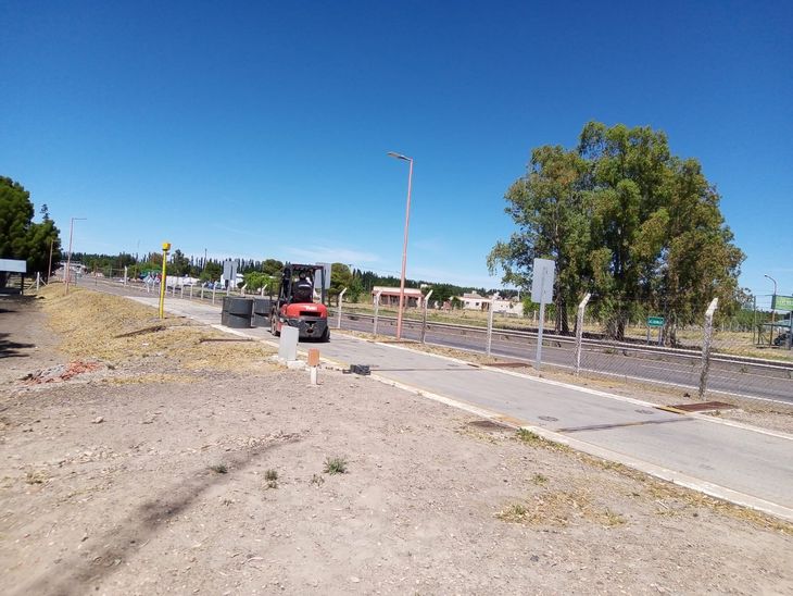 La única balanza oficial en el área se encuentra en Chichinales, pero su emplazamiento fue pensado para el flujo del mercado tradicional de Alto Valle, en sentido oeste-este. Foto: Vialidad Nacional. La única balanza oficial en el área se encuentra en Chichinales, pero su emplazamiento fue pensado para el flujo del mercado tradicional de Alto Valle, en sentido oeste-este. Foto: Vialidad Nacional.
